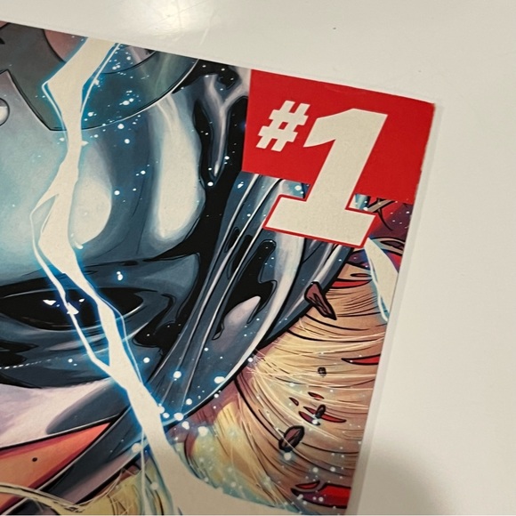Thor Issue 001 First Appearance of Lady Jane As Thor - Picture 3 of 10